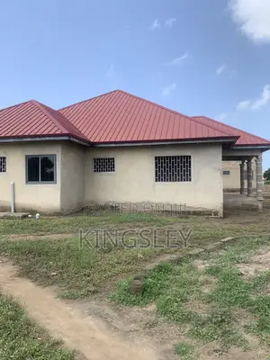 5bdrm House in Near Millennium City, Kasoa for sale