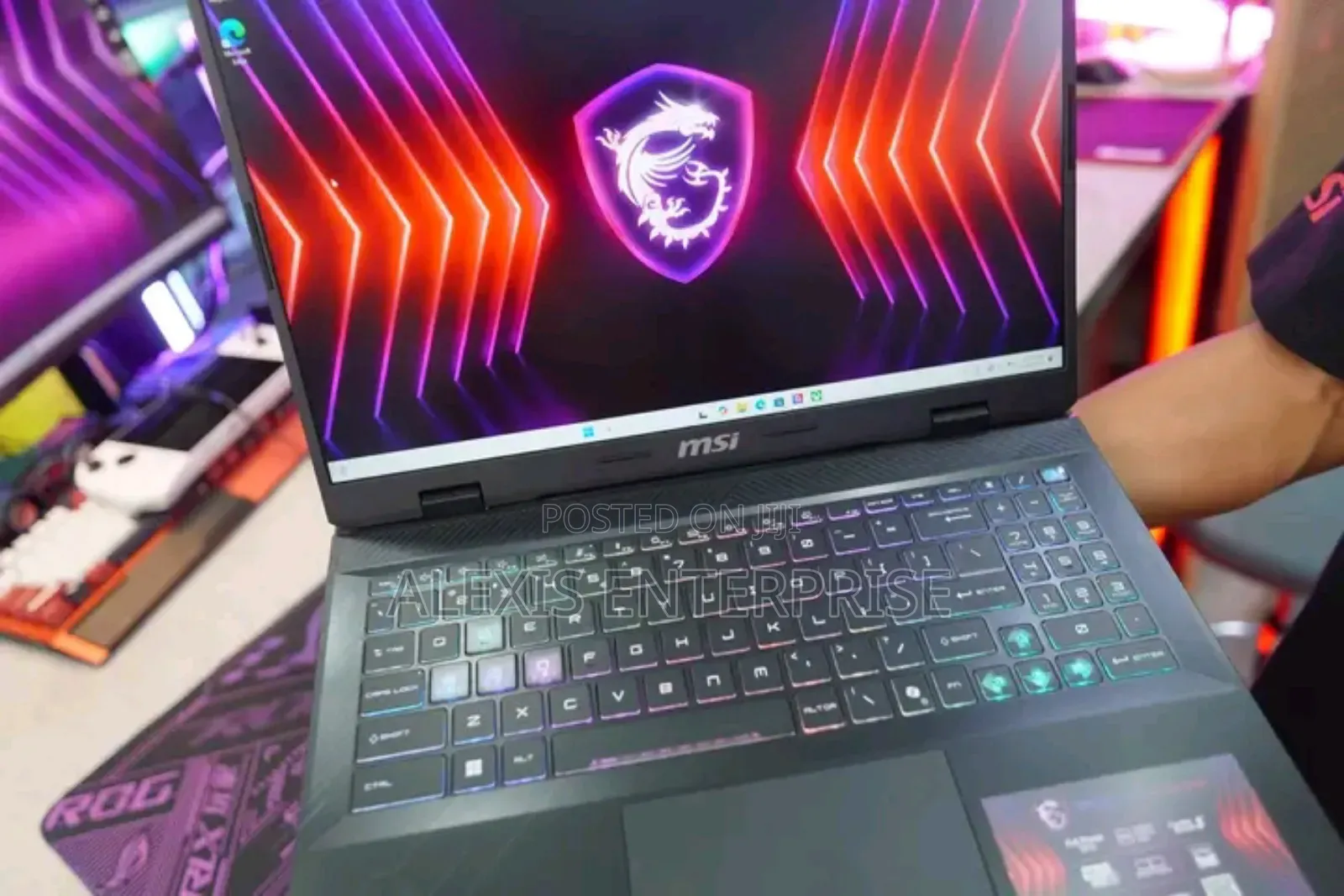 New Laptop MSI Cyborg 15 16GB Intel Core i7 SSD 1T