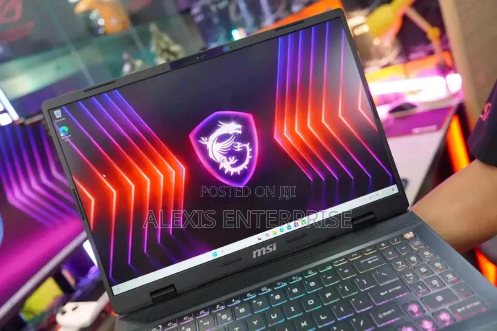 New Laptop MSI Cyborg 15 16GB Intel Core i7 SSD 1T