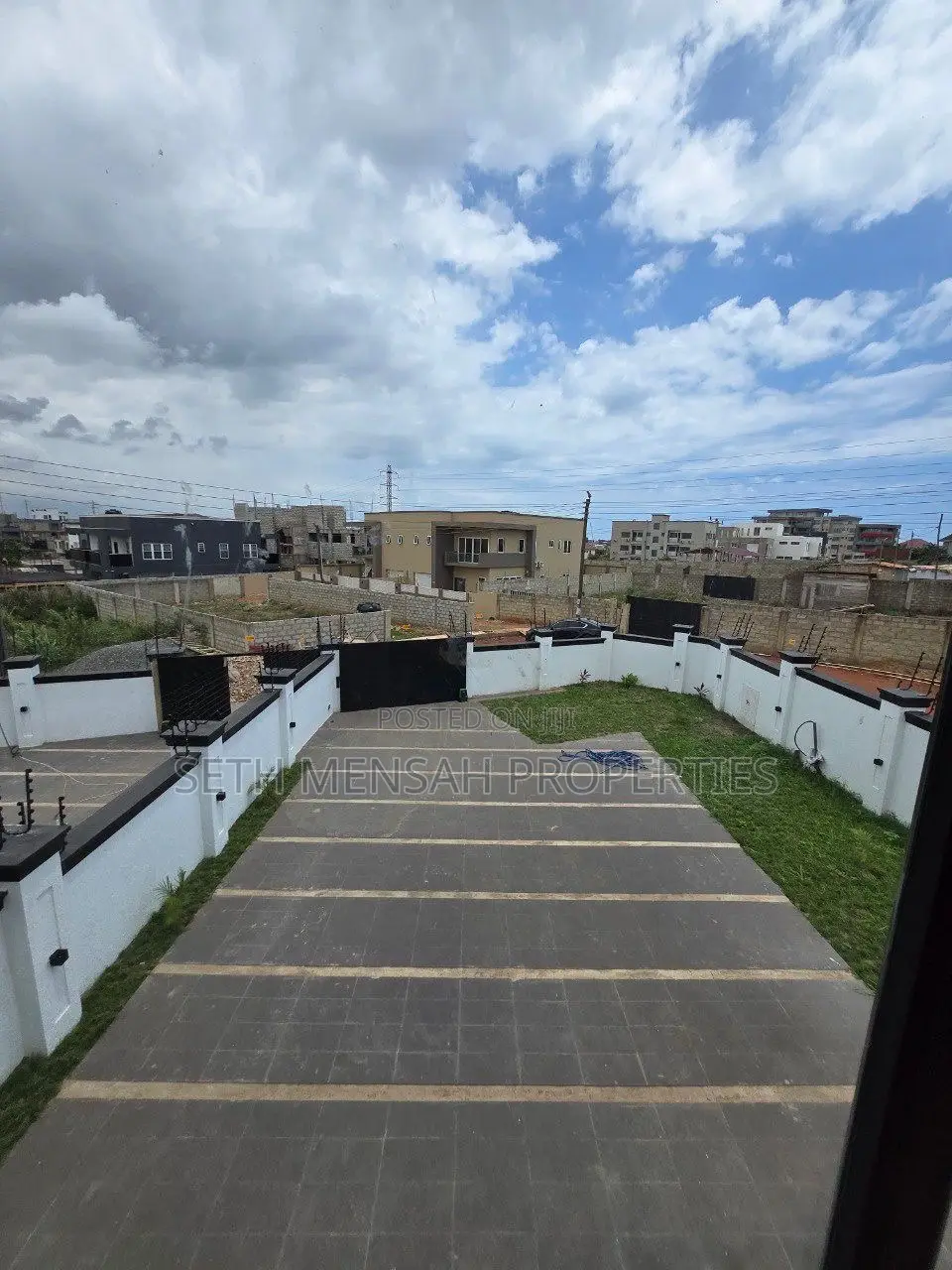 4bdrm House in 4 Bedroom House For, Burma Camp for sale