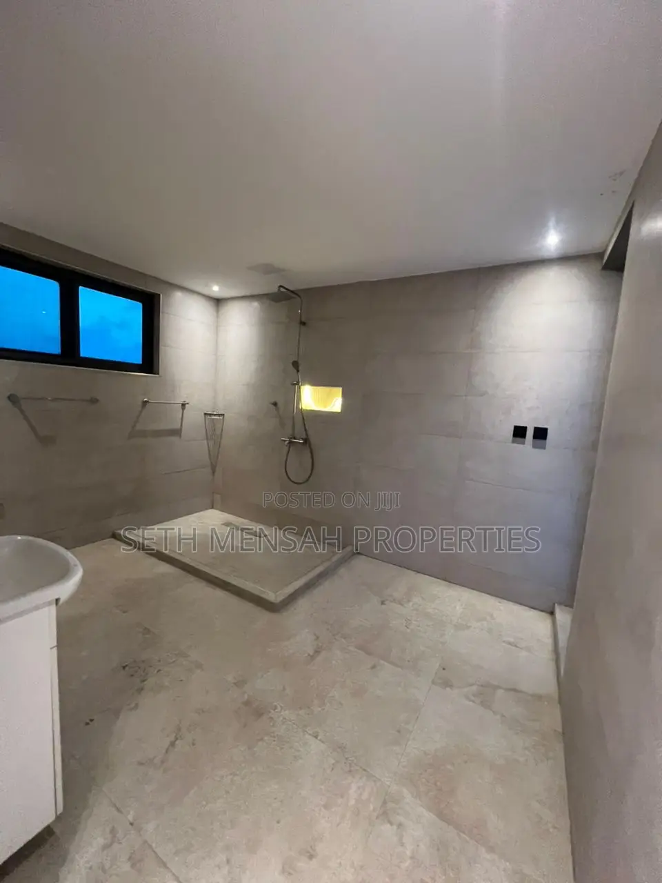 4bdrm House in 4 Bedroom House For, Burma Camp for sale
