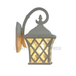 Aqua Die Casting. Ade Gate Light