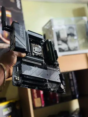 Ryzen 7 7700 Cpu B650 Gigabyte (Ddr5)