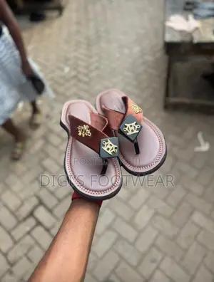 Dark Brown / Coffee Suede Ahenema Chawchaw