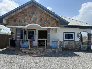 2bdrm House in Maccharty Hills for sale