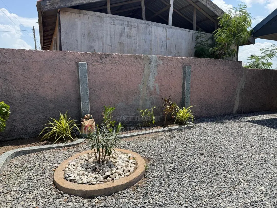 2bdrm House in Maccharty Hills for sale
