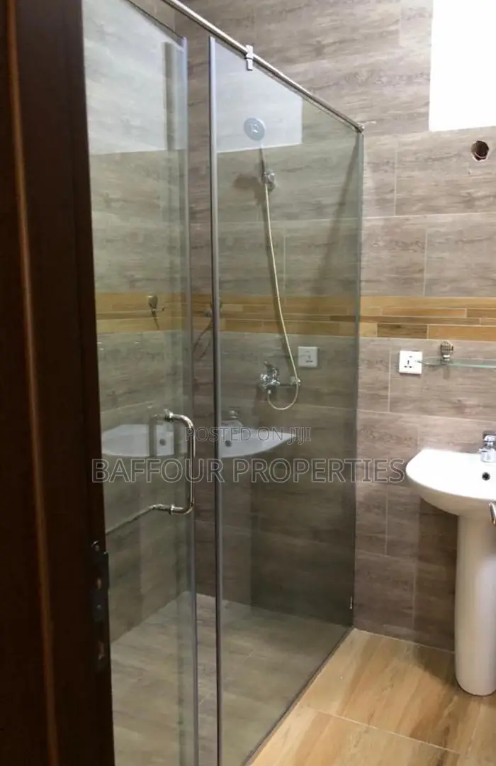 4bdrm House in East Legon for rent