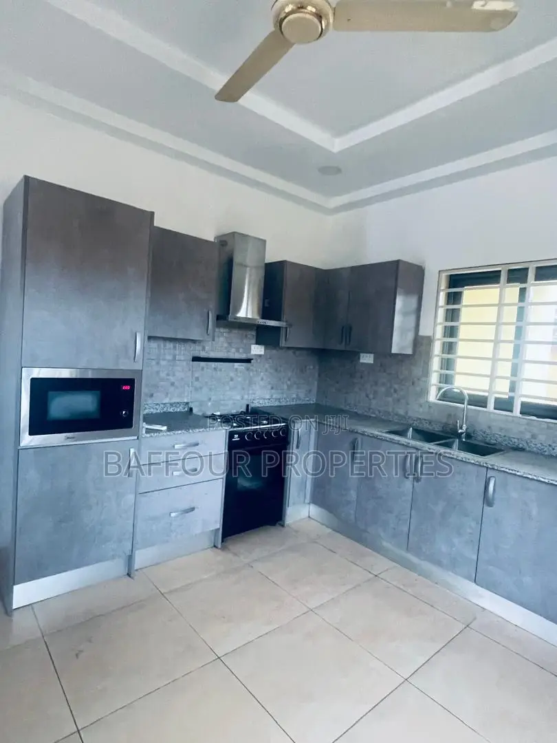 4bdrm House in East Legon for rent