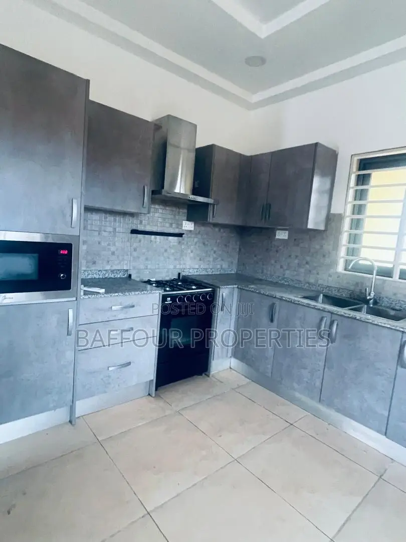 4bdrm House in East Legon for rent
