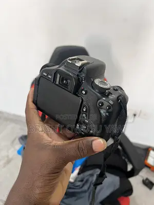 Canon Rebel T3i, Battery and a Charger
