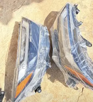 Rav4 23 Headlight