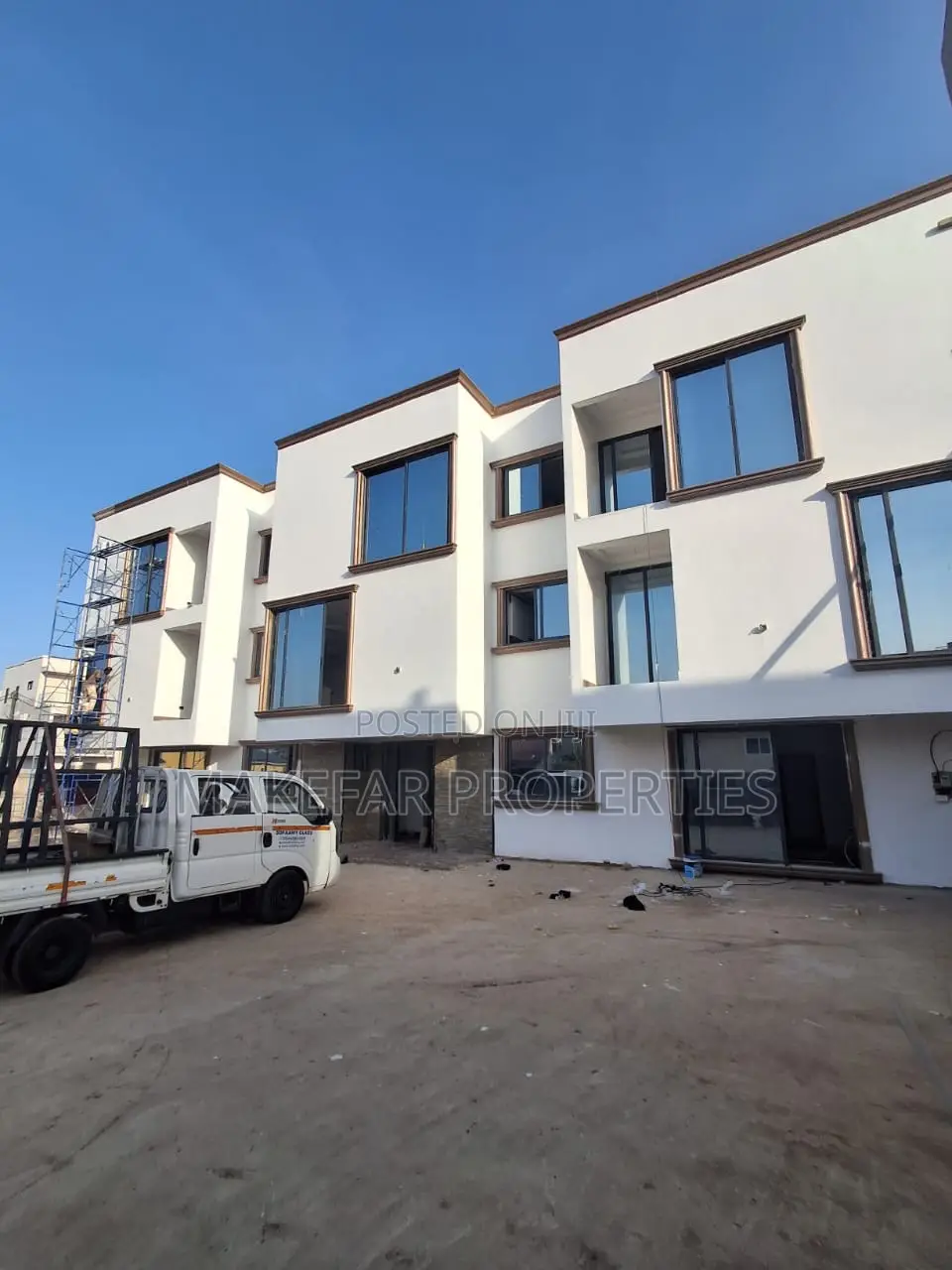2bdrm Apartment in Adjiriganor for sale