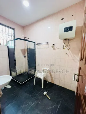 6bdrm House in Oyarifa Mall Area for rent