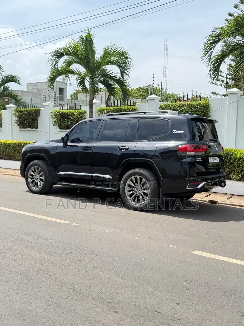 New V8 Available for Rent