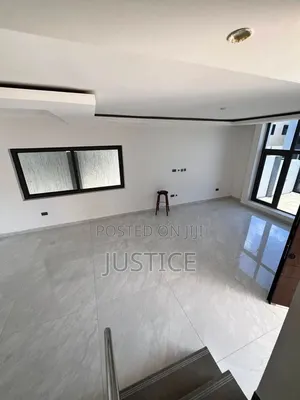 4bdrm House in East Airport for sale