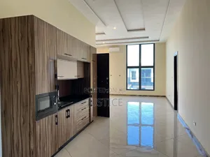 5bdrm House in East Airport for sale