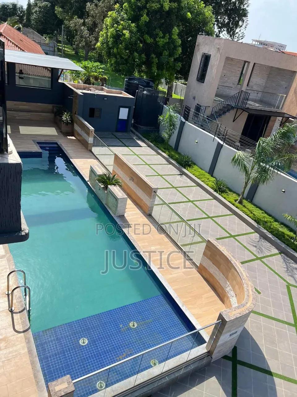 5bdrm House in East Airport for sale