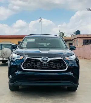 Toyota Highlander LE 2022 Black