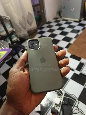 Apple iPhone 12 64 GB Black