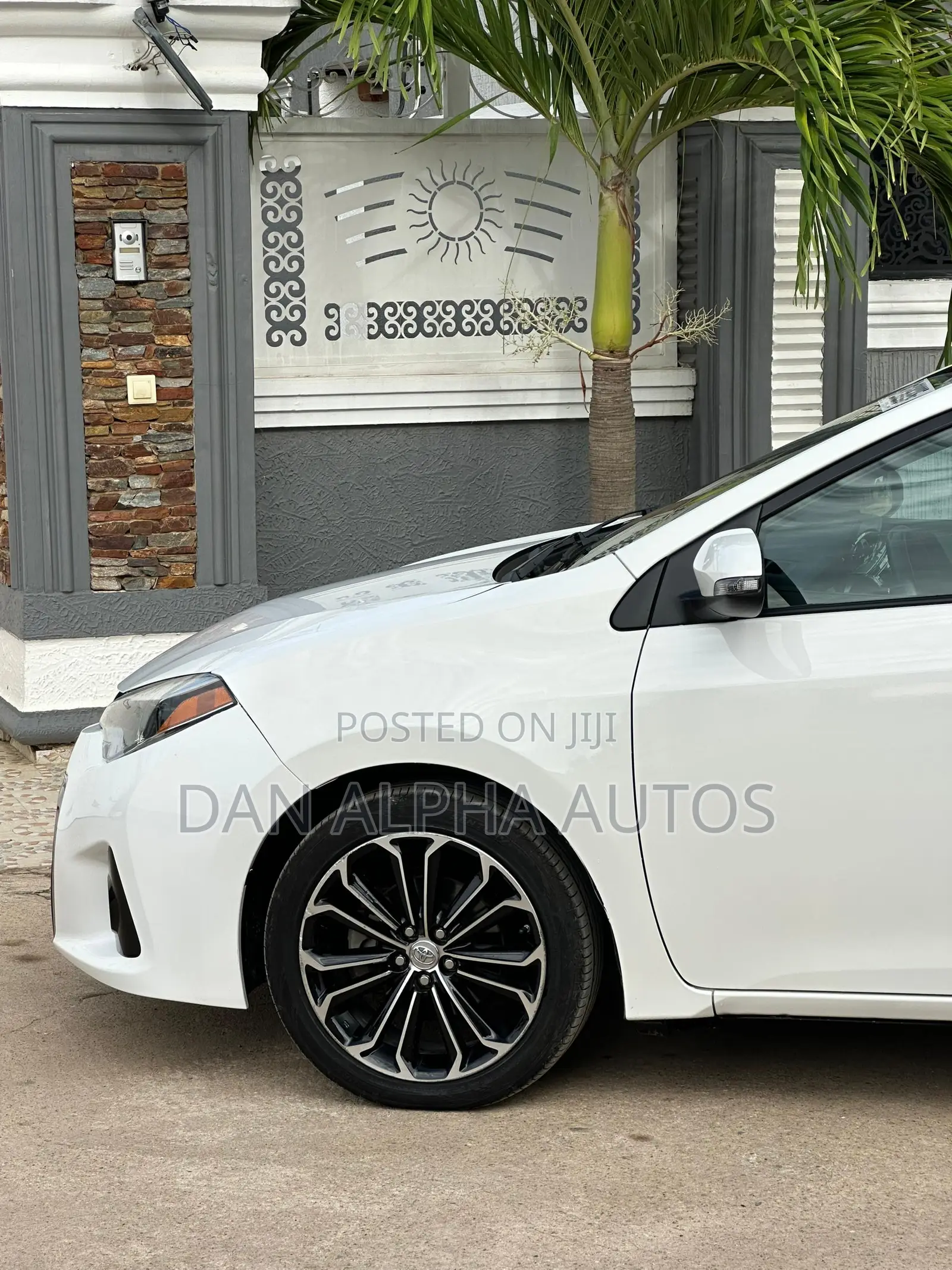 Toyota Corolla S 4dr Sedan (1.8L 4cyl CVT) 2016 White