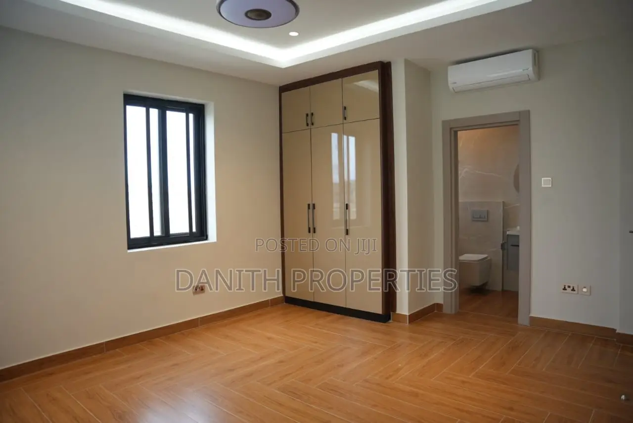 3 Bedroom Townhouse for Sale in Tse Addo