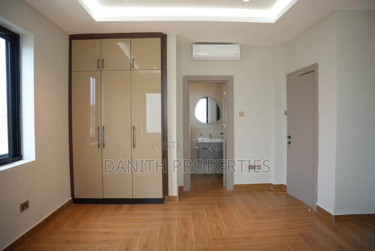 3 Bedroom Townhouse for Sale in Tse Addo