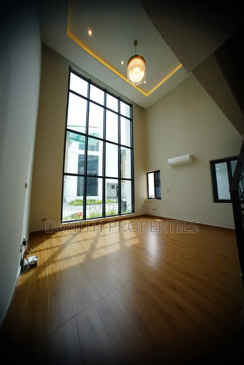 3 Bedroom Townhouse for Sale in Tse Addo