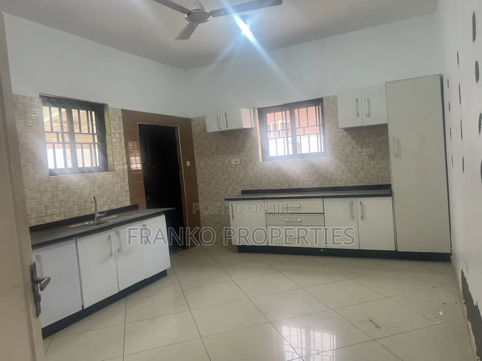 3bdrm House in Franko Properties, School Junction for rent