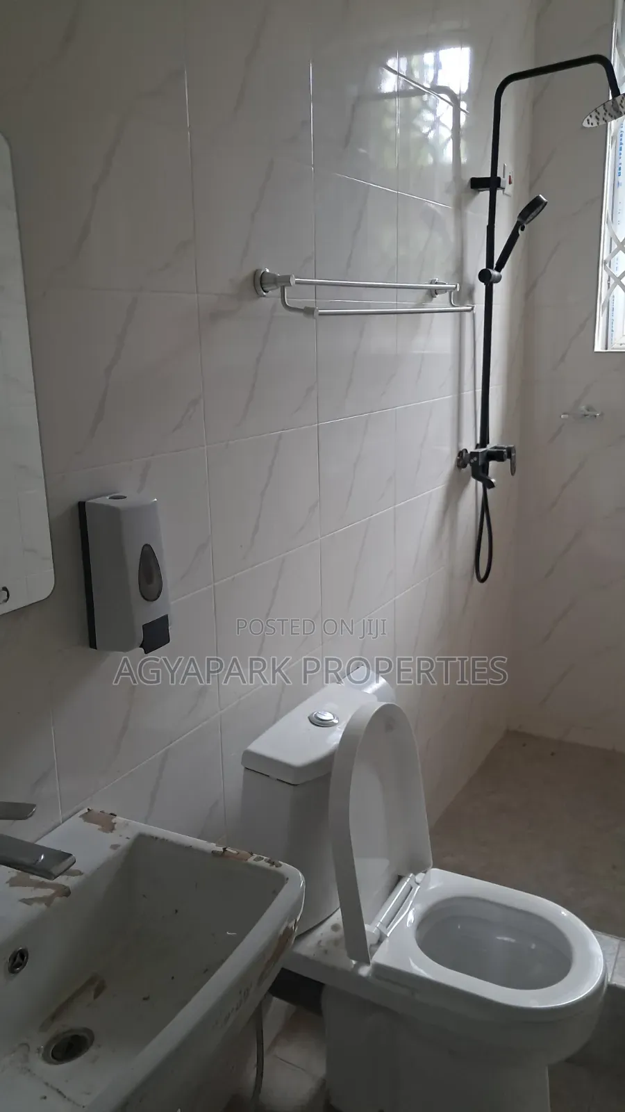 1bdrm Apartment in China Mall, Amasaman for rent