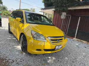 Honda Odyssey 2010 Yellow