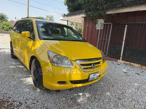 Honda Odyssey 2010 Yellow