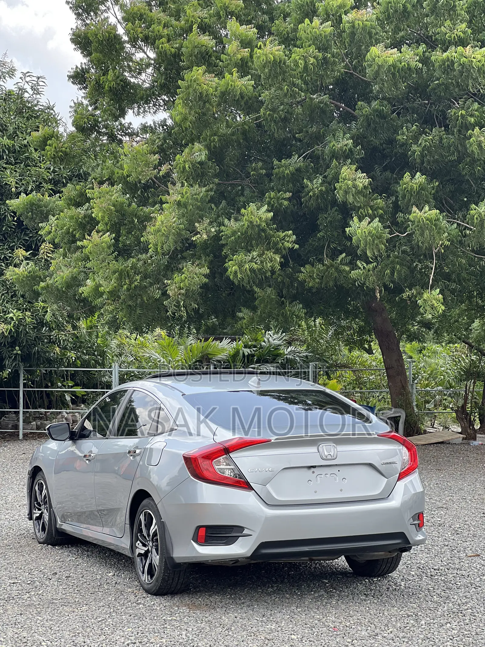 Honda Civic Touring 4dr Sedan (1.5L 4cyl) 2016 Silver