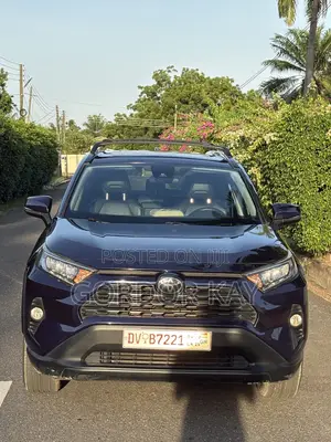 Toyota RAV4 2019 Blue