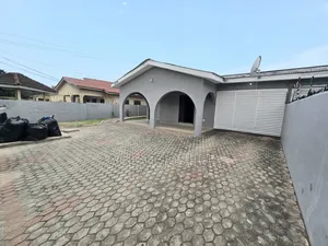 3bdrm House in Spintex Road for rent
