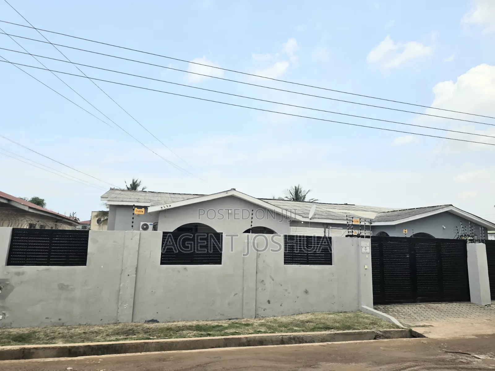 3bdrm House in Spintex Road for rent