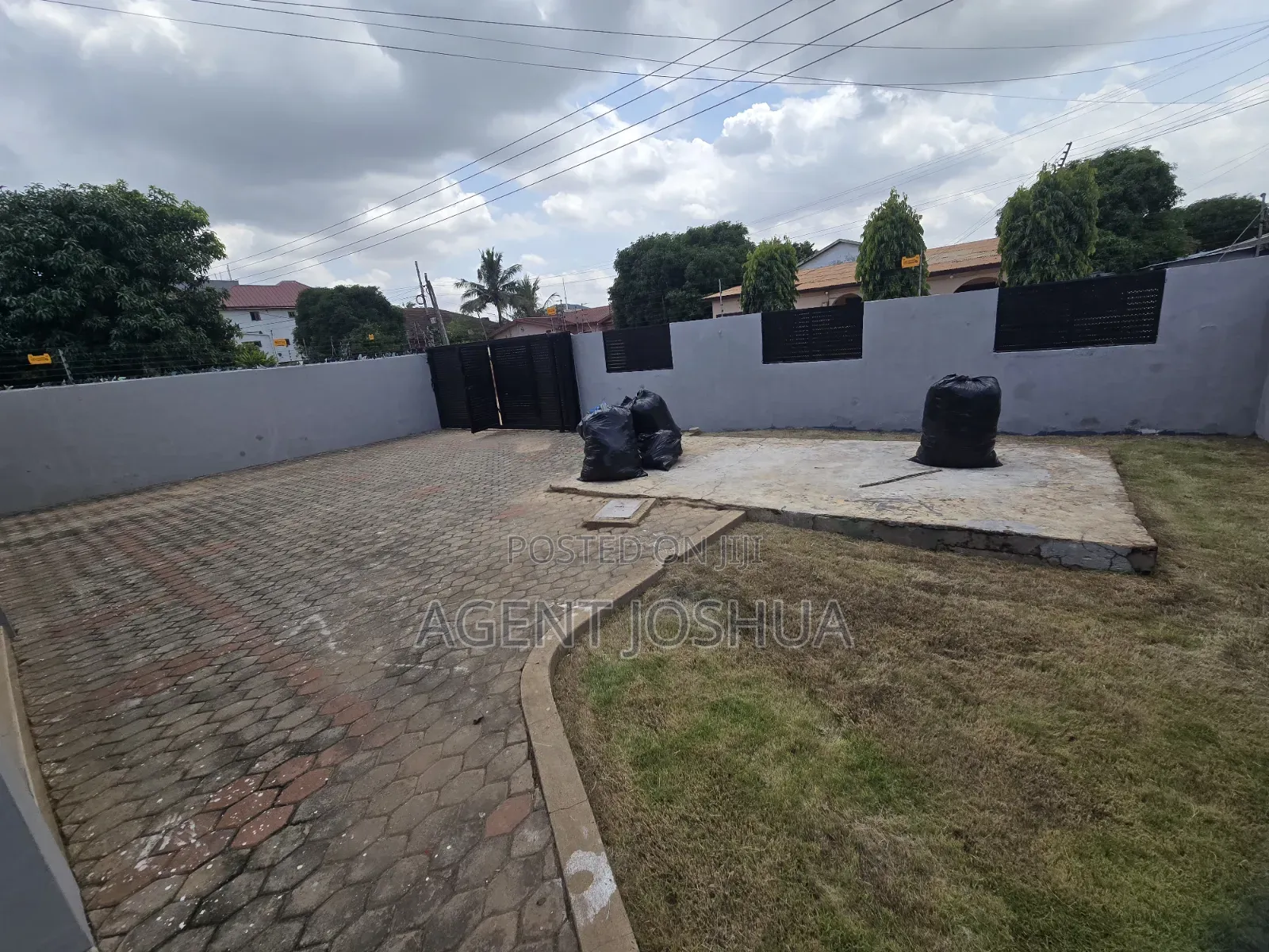 3bdrm House in Spintex Road for rent
