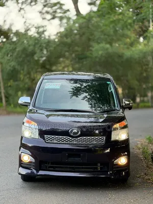Toyota Voxy 2013 Black