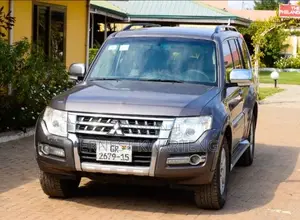 Mitsubishi Pajero 2015 Silver