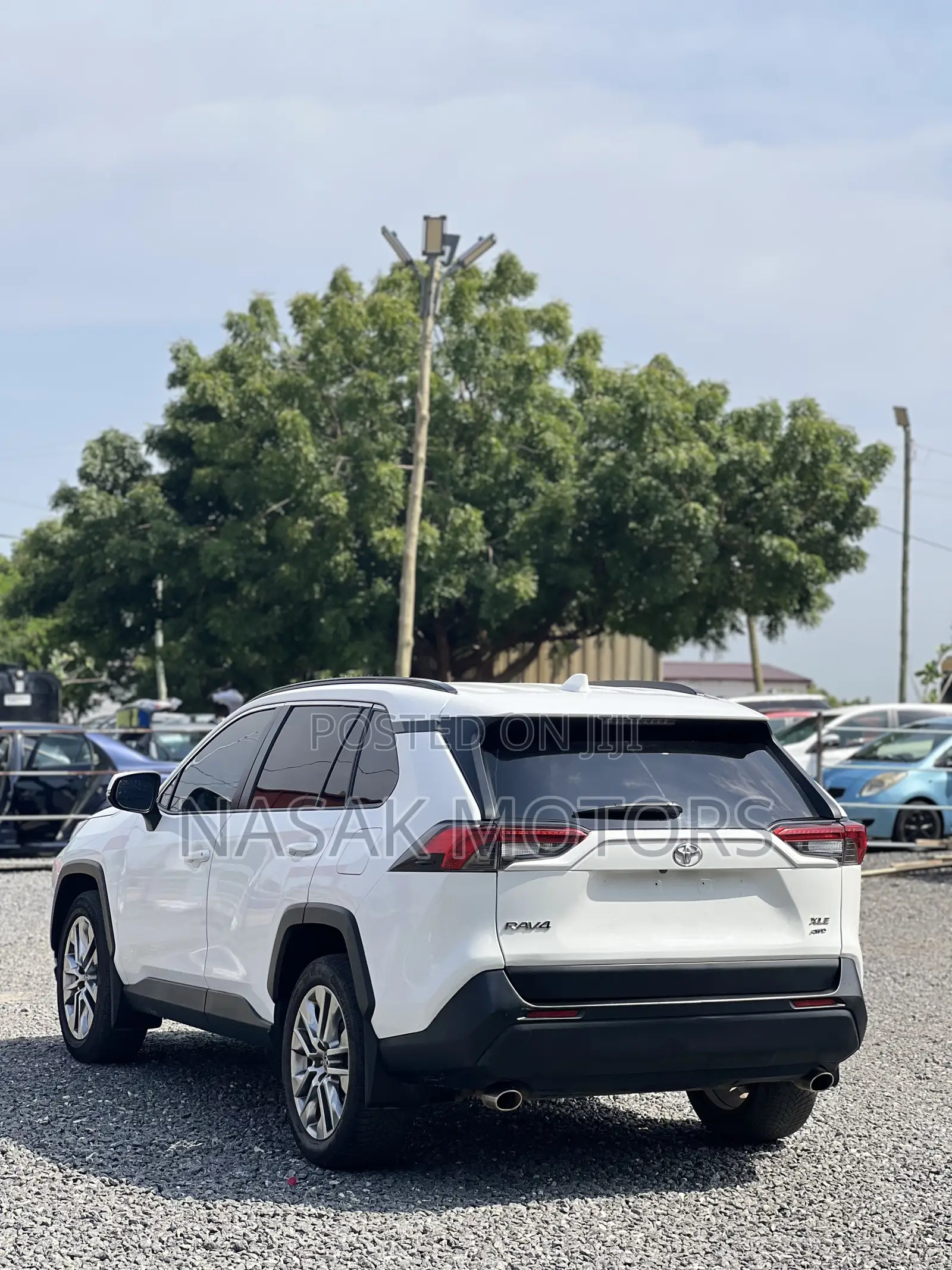 Toyota RAV4 XLE AWD 2020 White