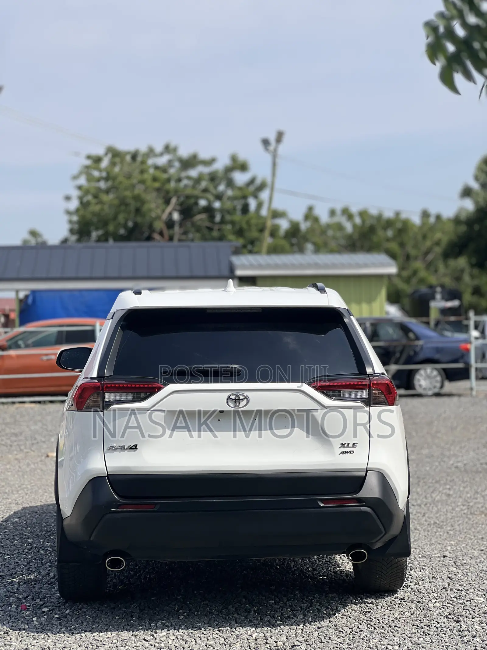 Toyota RAV4 XLE AWD 2020 White