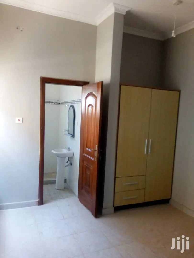 3bdrm House in Bronko Housing, Accra Metropolitan for sale