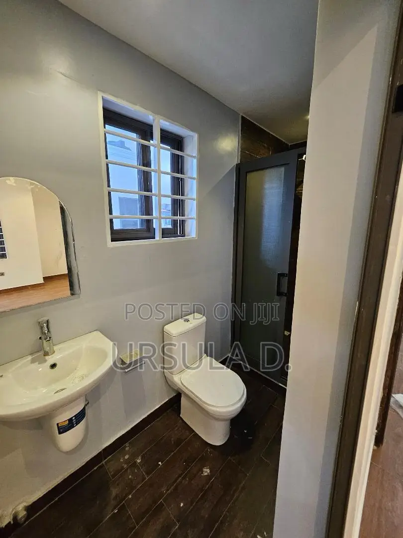 2bdrm Duplex in School Junction for rent