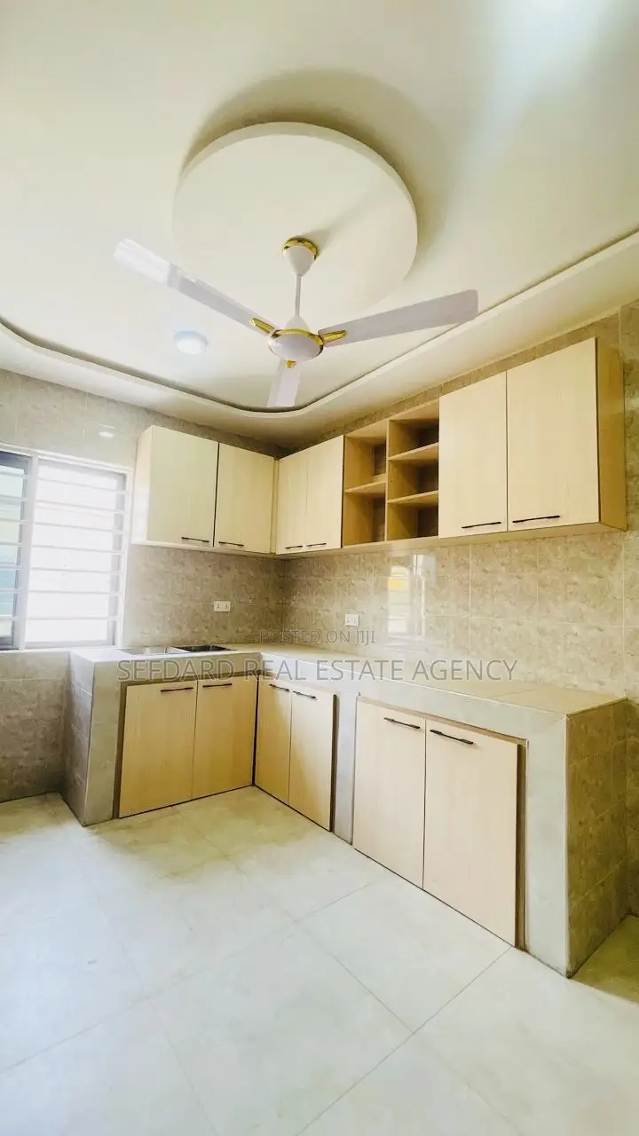 3bdrm House in Sefdard Properties, Ablekuma for sale