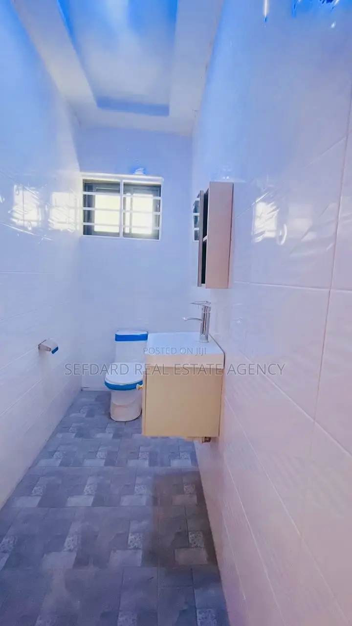 3bdrm House in Sefdard Properties, Ablekuma for sale