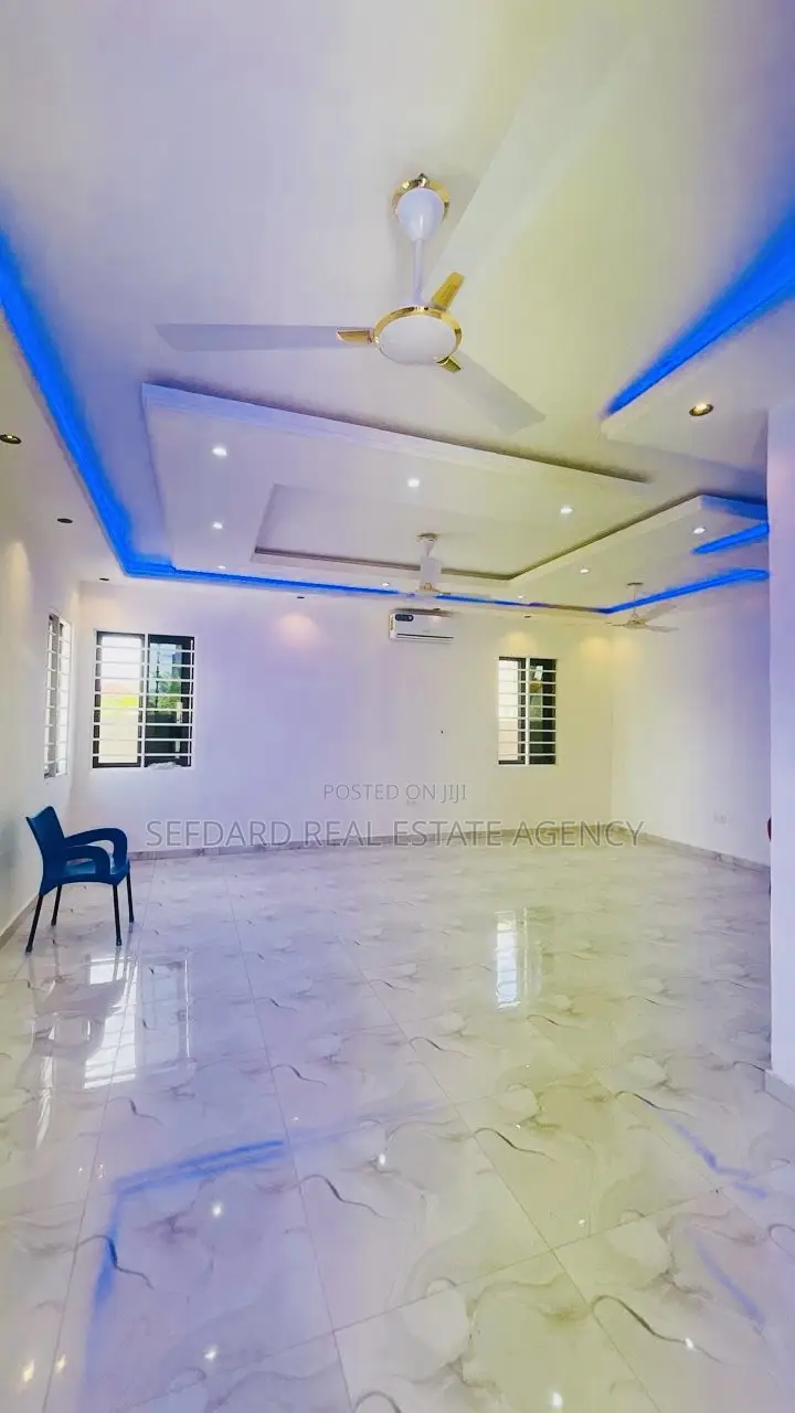 3bdrm House in Sefdard Properties, Ablekuma for sale