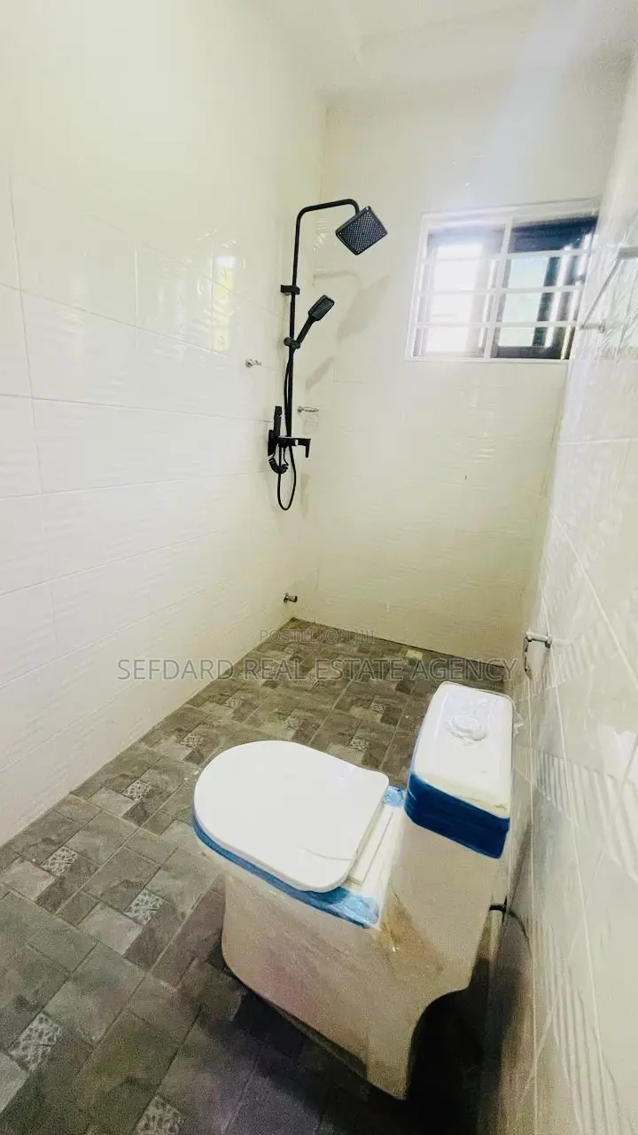 3bdrm House in Sefdard Properties, Ablekuma for sale