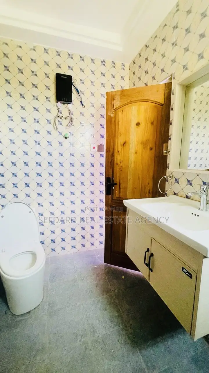 3bdrm House in Sefdard Properties, Ablekuma for sale