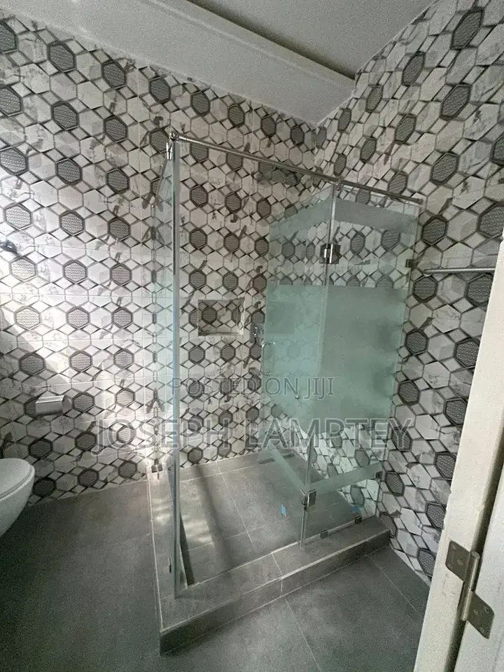 Furnished 5bdrm House in Joseph Lamptey, Airport Residential Area