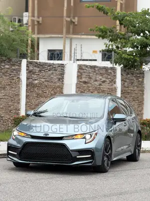 Toyota Corolla LE 2020 Green