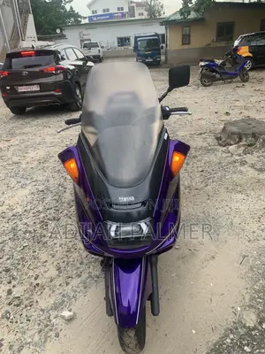 Yamaha Majesty 2024 Pink